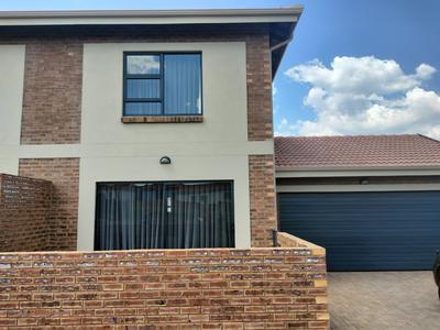 Townhouse For Sale in River View, Witbank